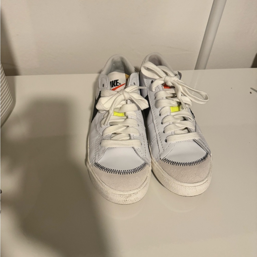 Nike Men's Size 9.5 Blazer Low '77 Jumbo WNTR Sneaker Trainer White